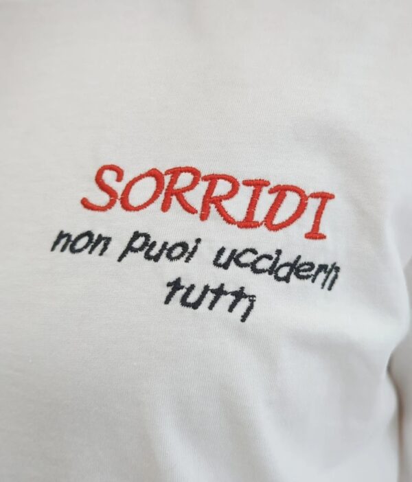 T-shirt Sorridi - immagine 2